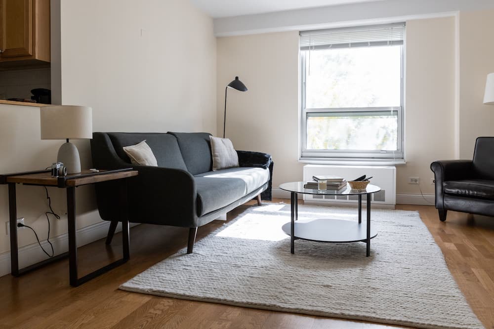 Photo of Livingroom in Ravenswood