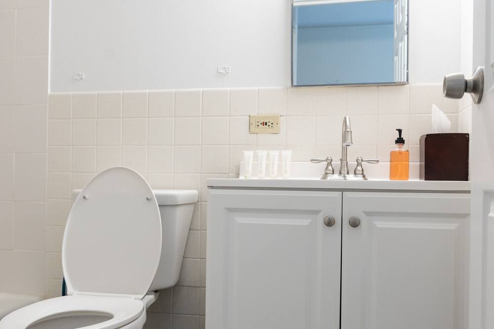 Photo of Bathroom in Ravenswood