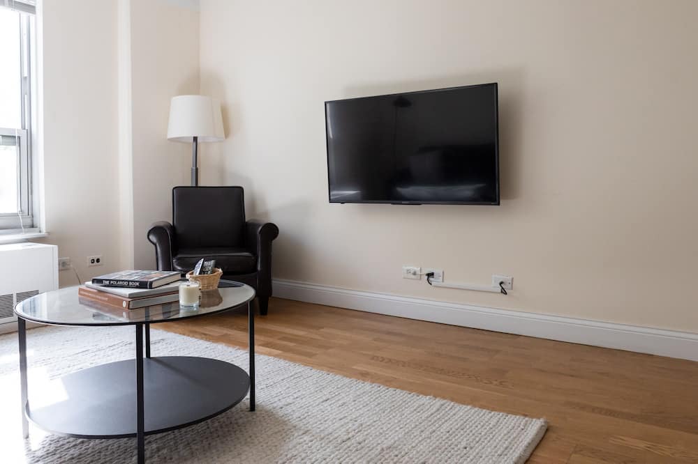 Photo of Livingroom in Ravenswood