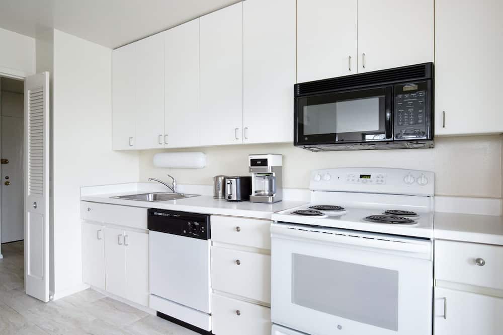 Photo of Kitchen in Lake View East