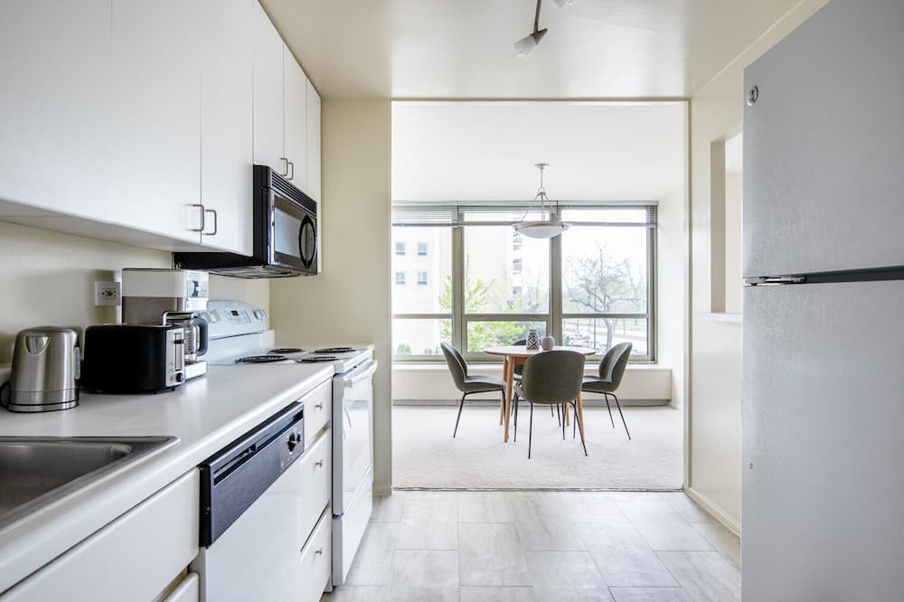 Photo of Kitchen in Lake View East