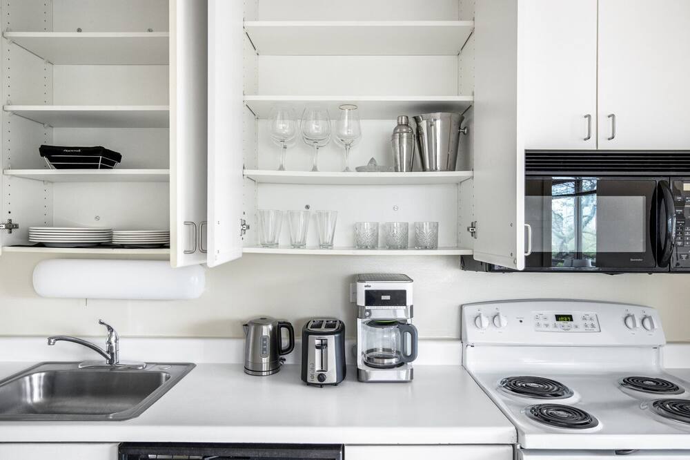 Photo of Kitchen in Lake View East