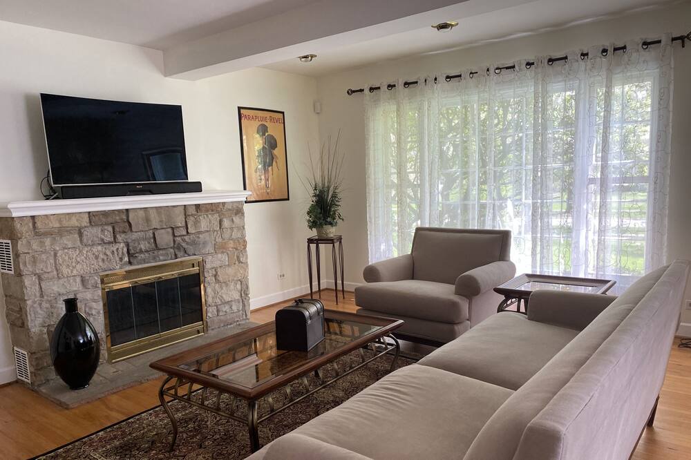 Photo of Livingroom in Flossmoor