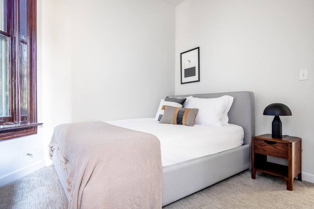 Photo of Bedroom in Park West