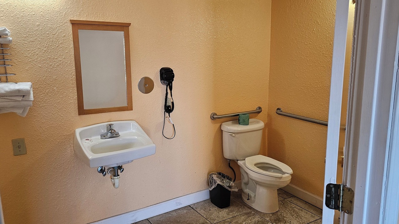 Photo of Bathroom in Fairmont City