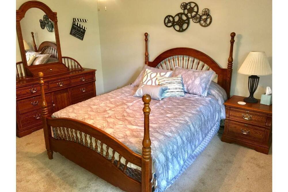 Photo of Bedroom in Champaign