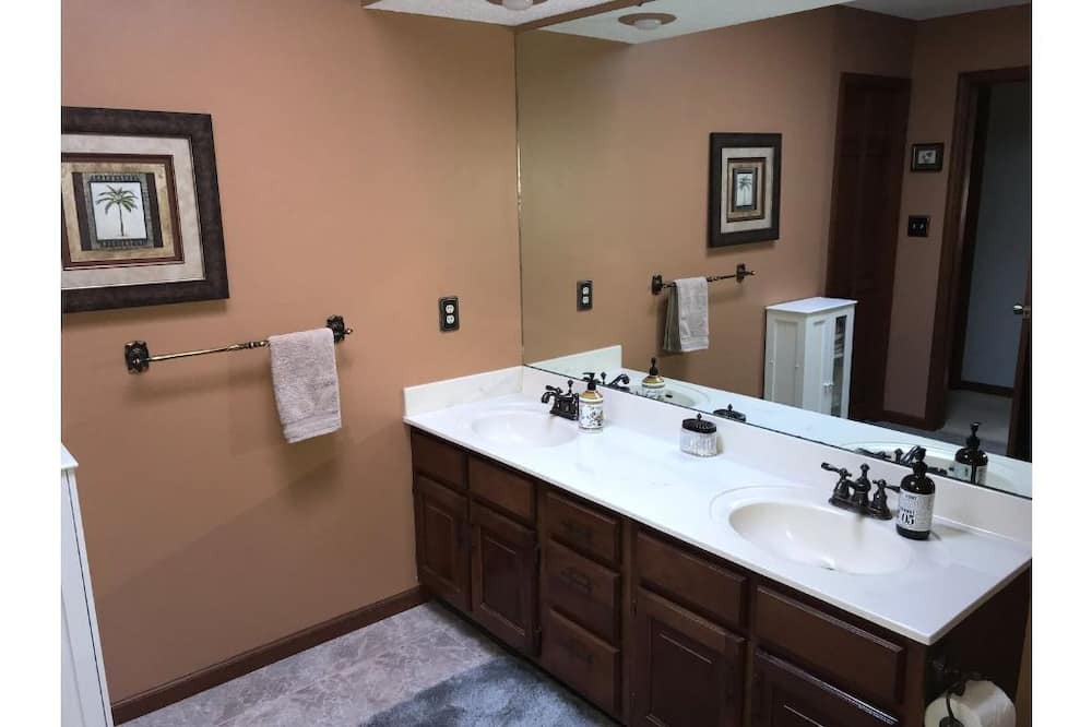 Photo of Bathroom in Champaign