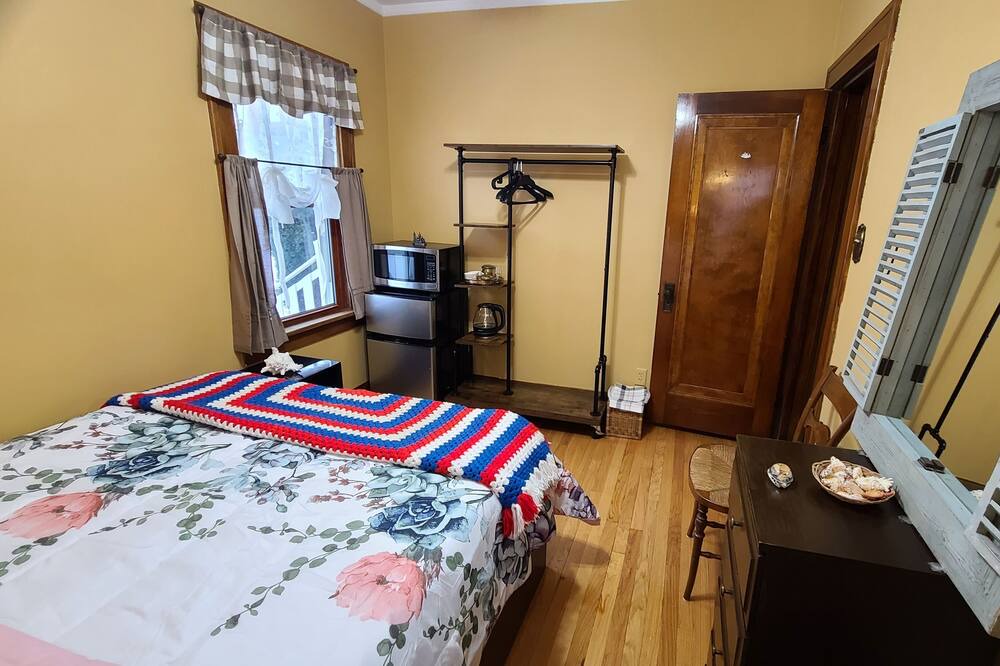 Photo of Bedroom in Lombard