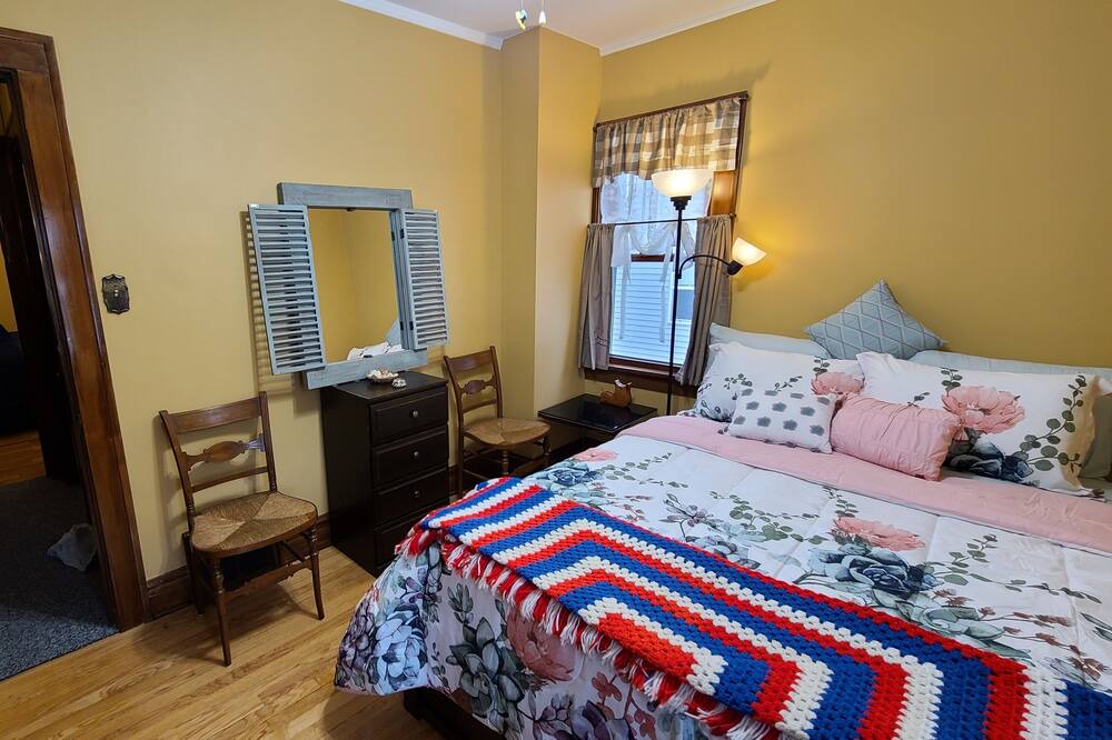 Photo of Bedroom in Lombard
