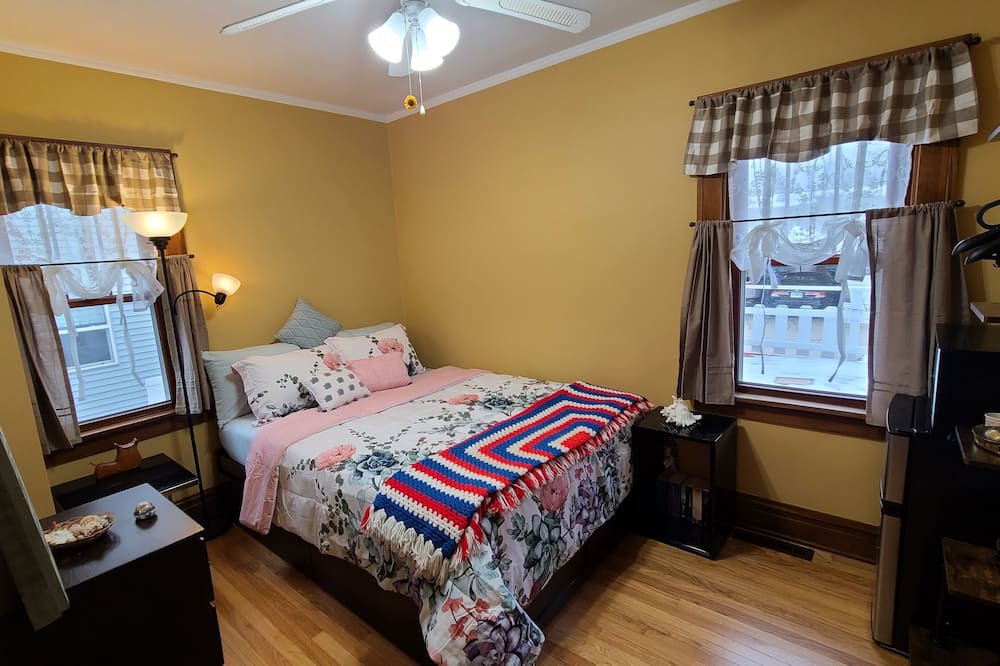 Photo of Bedroom in Lombard