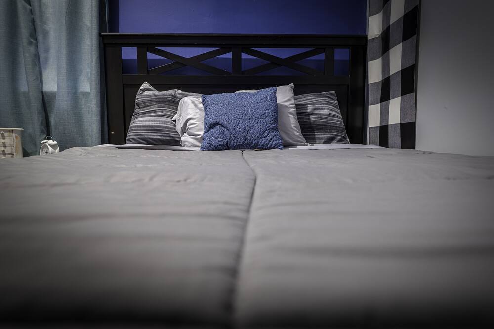 Photo of Bedroom in Pulaski Park