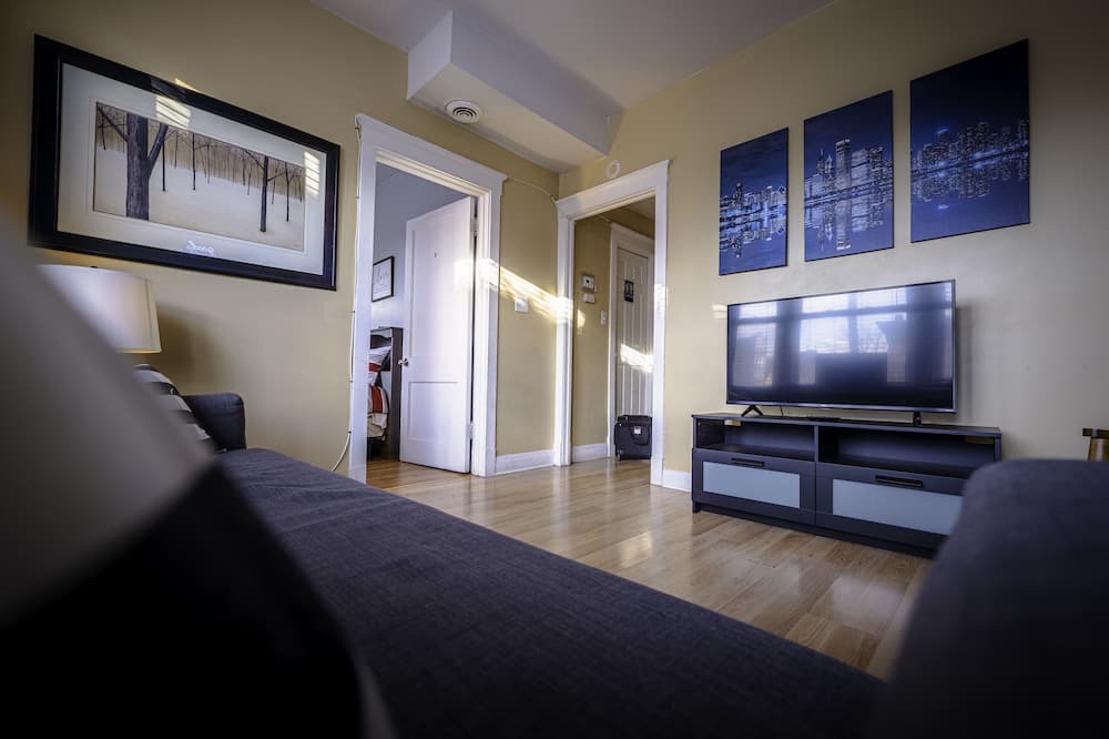 Photo of Livingroom in Pulaski Park