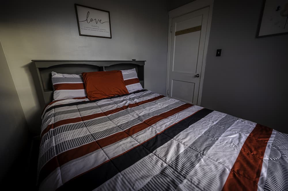 Photo of Bedroom in Pulaski Park