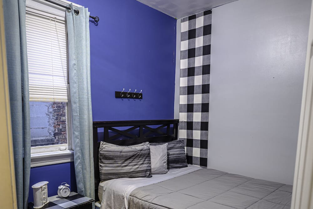 Photo of Bedroom in Pulaski Park