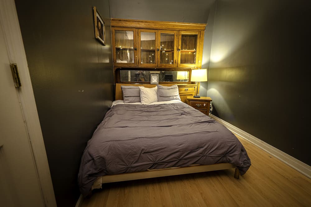 Photo of Bedroom in Pulaski Park