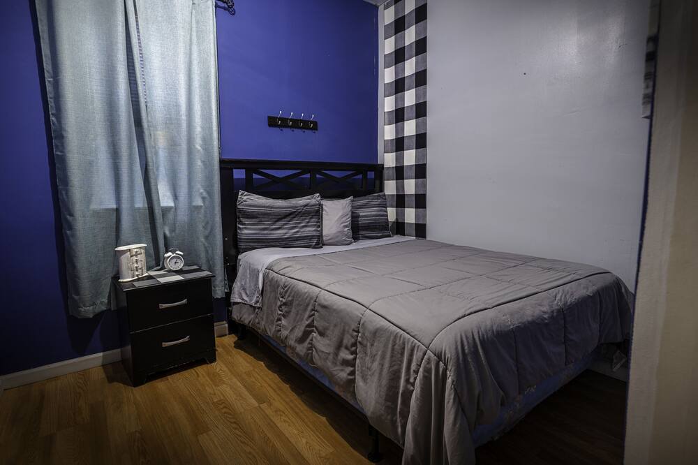 Photo of Bedroom in Pulaski Park