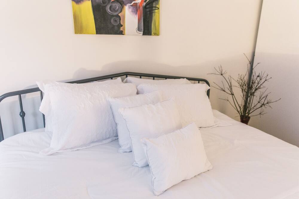 Photo of Bedroom in Rush and Division