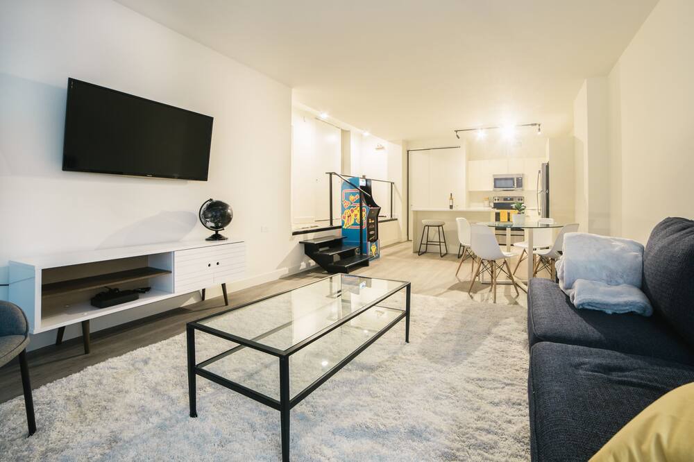 Photo of Livingroom in Rush and Division