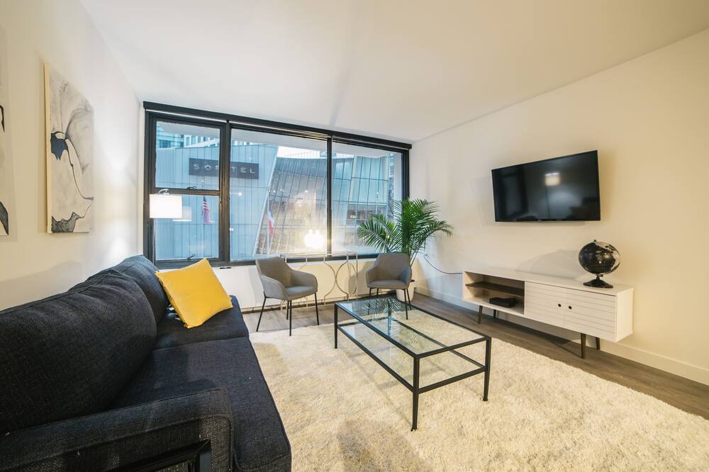 Photo of Livingroom in Rush and Division