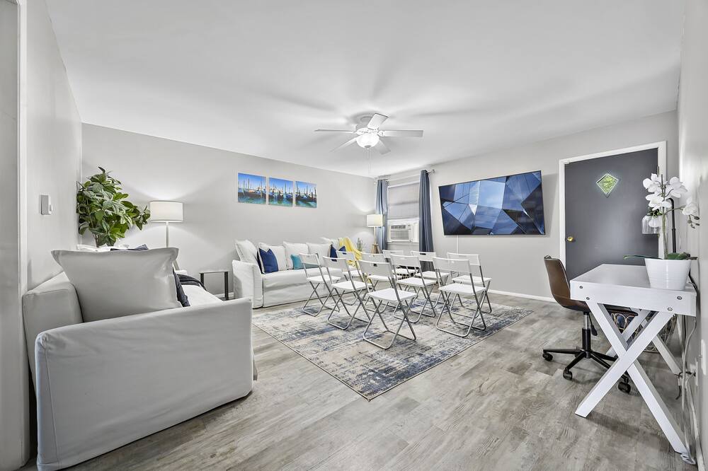 Photo of Livingroom in Montgomery