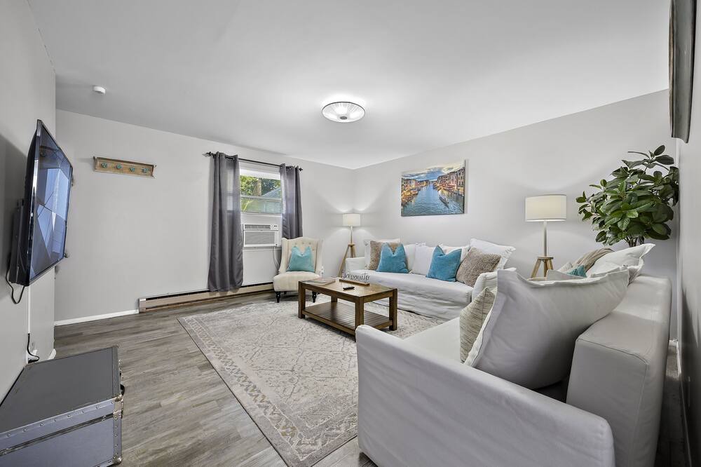 Photo of Livingroom in Montgomery