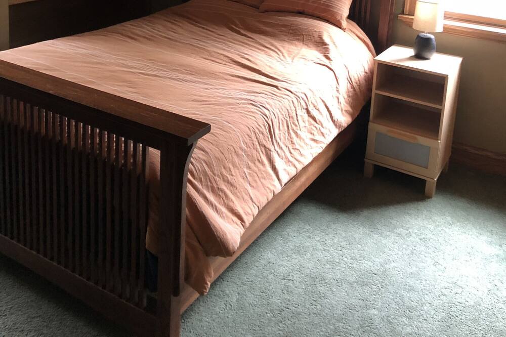 Photo of Bedroom in Newark