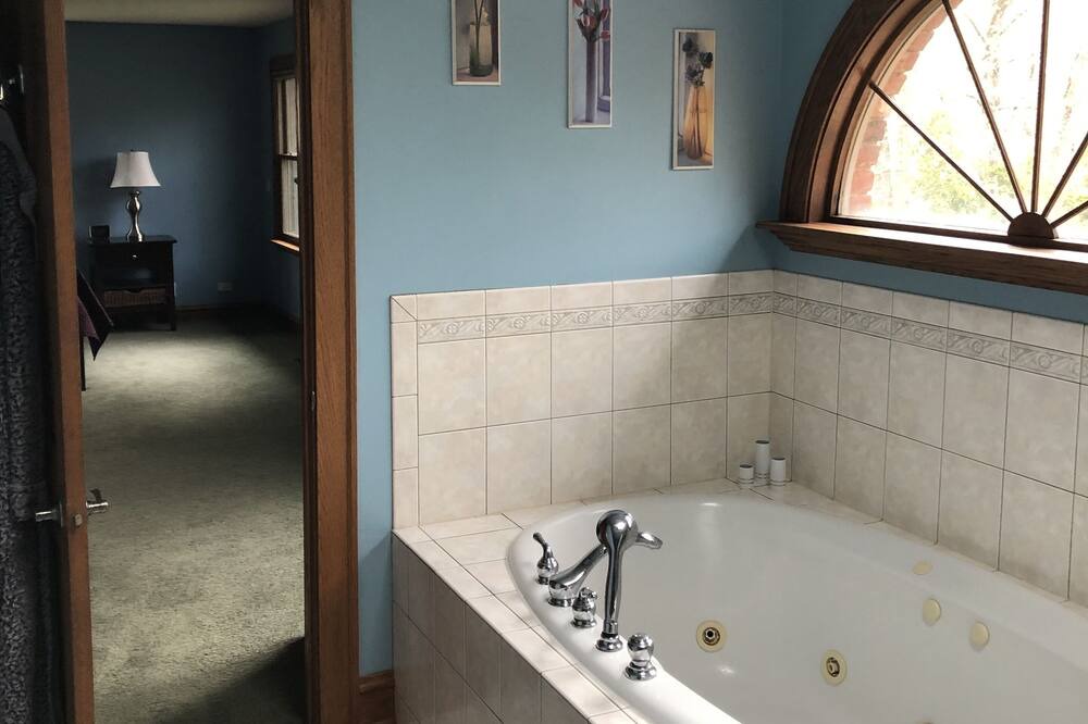 Photo of Bathroom in Newark