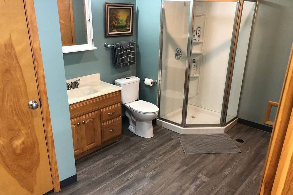 Photo of Bathroom in Newark
