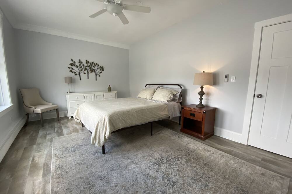 Photo of Bedroom in Forest Park