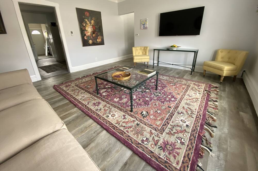 Photo of Livingroom in Forest Park
