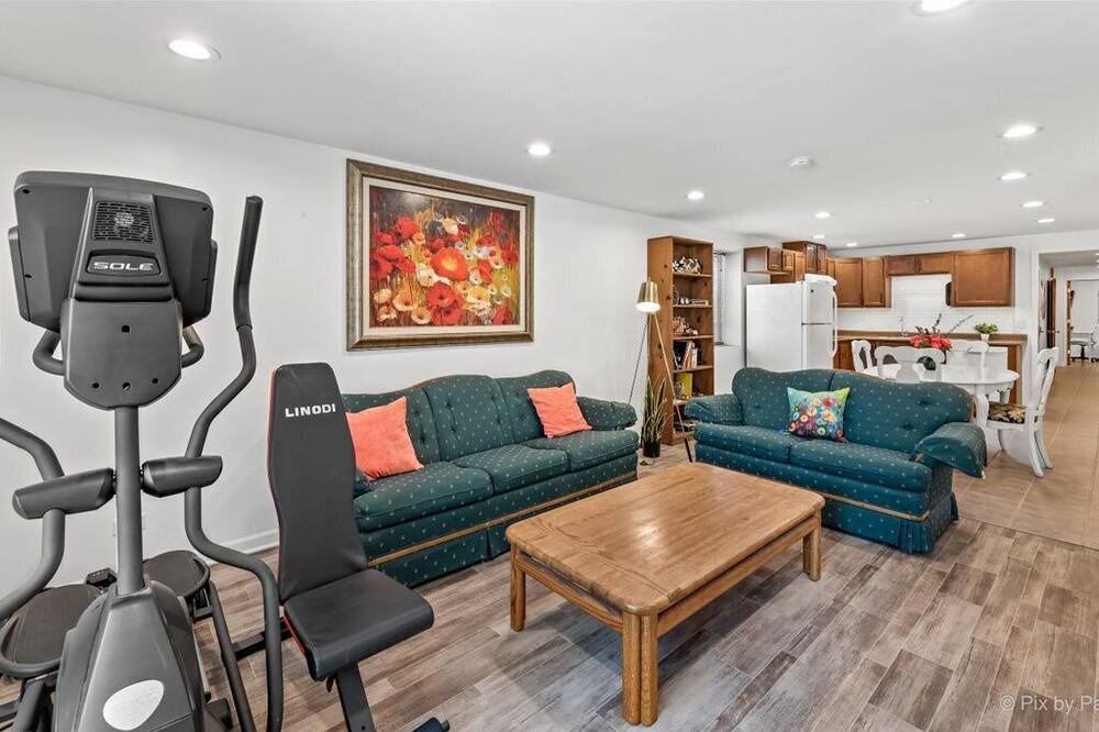 Photo of Livingroom in Plato Center