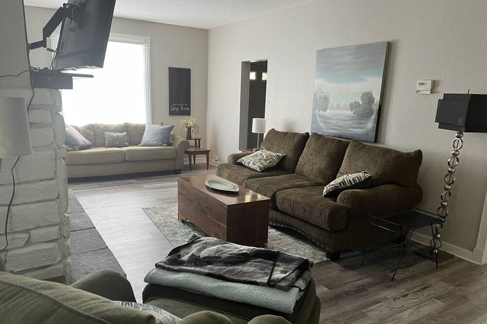 Photo of Livingroom in Canton