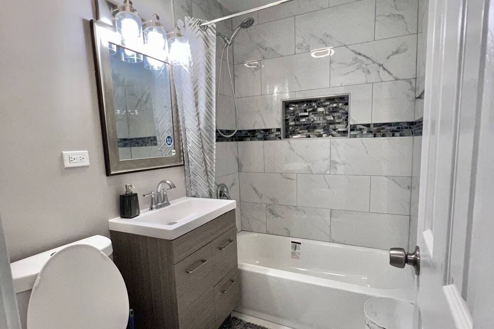 Photo of Bathroom in Park Forest