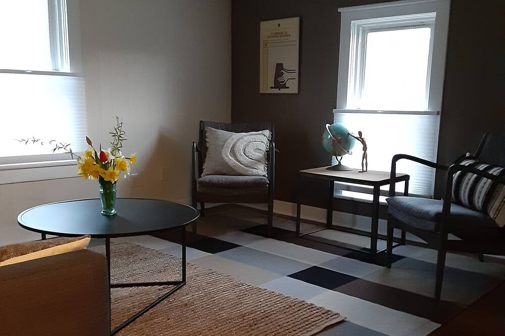 Photo of Livingroom in Harvard