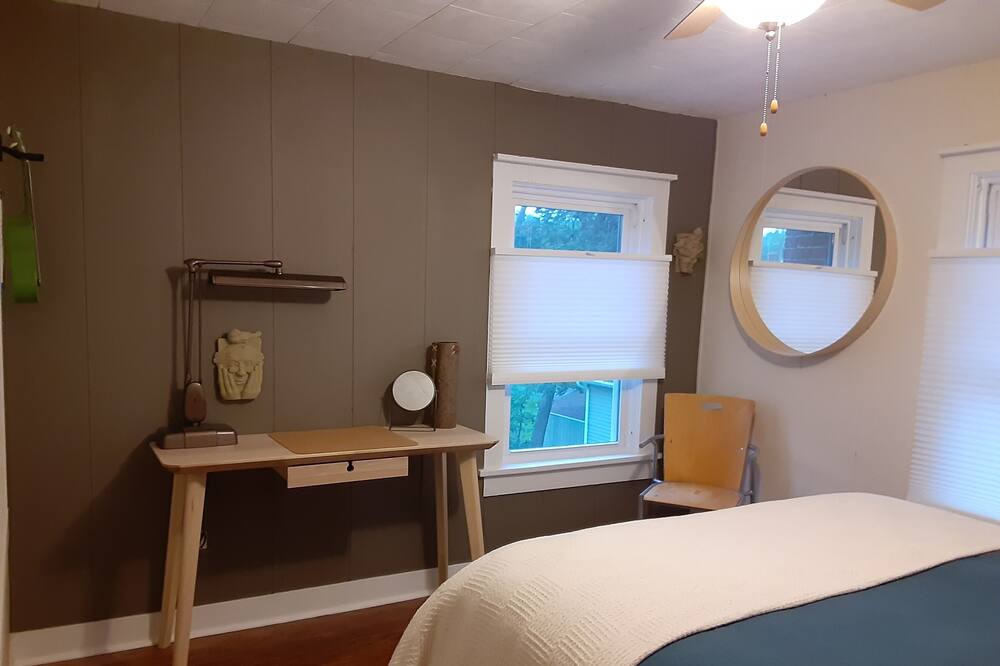 Photo of Bedroom in Harvard