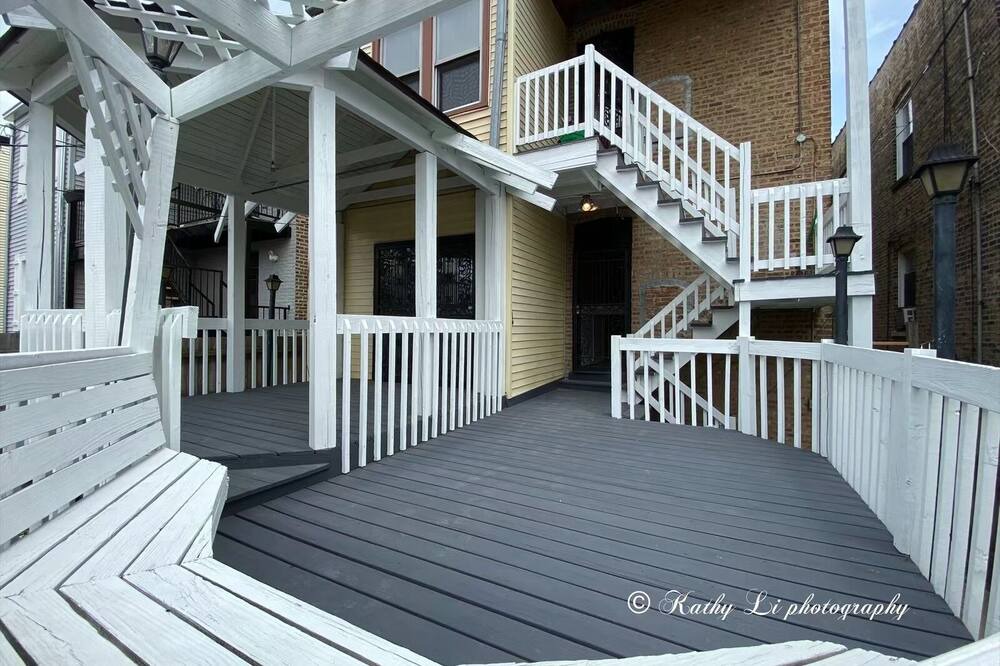 Photo of Others in Ravenswood