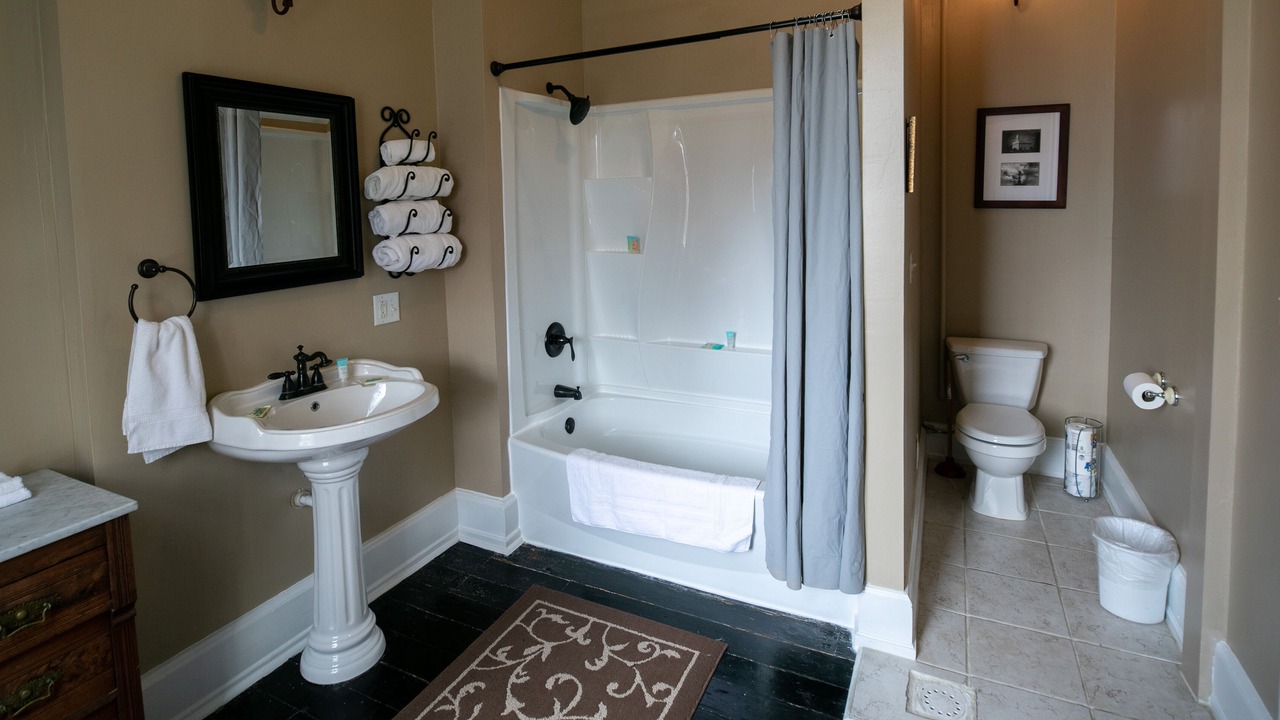 Photo of Bathroom in Nauvoo