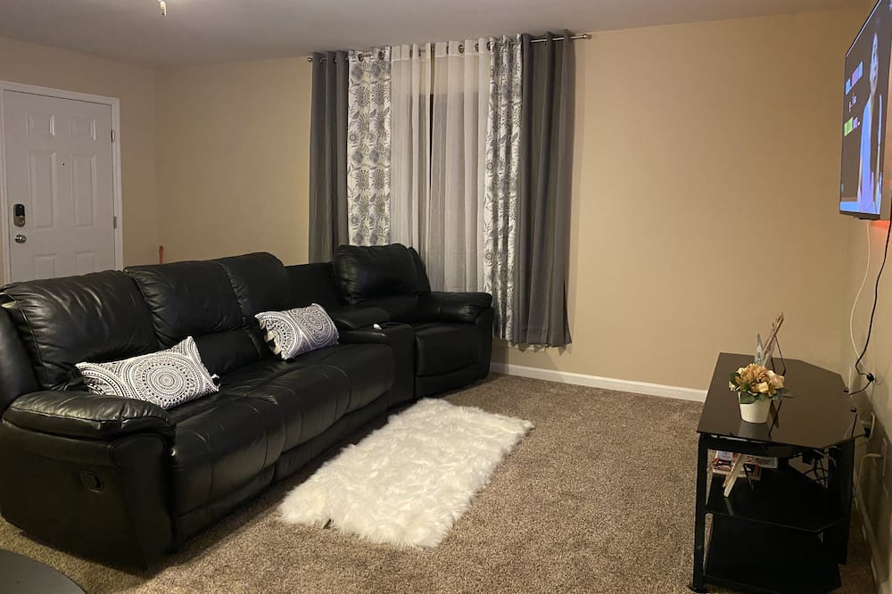 Photo of Livingroom in O'Fallon