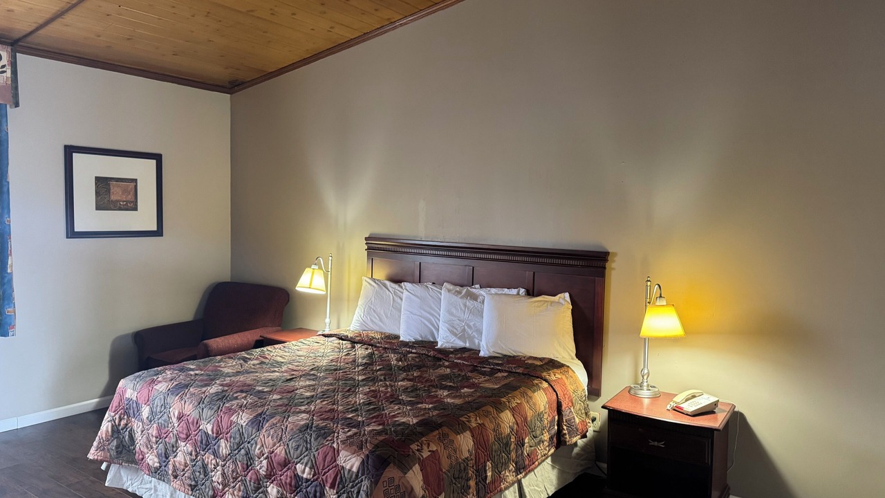 Photo of Bedroom in Clinton
