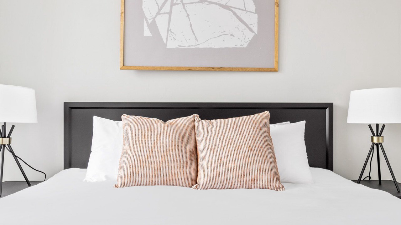 Photo of Bedroom in Edgewater Beach