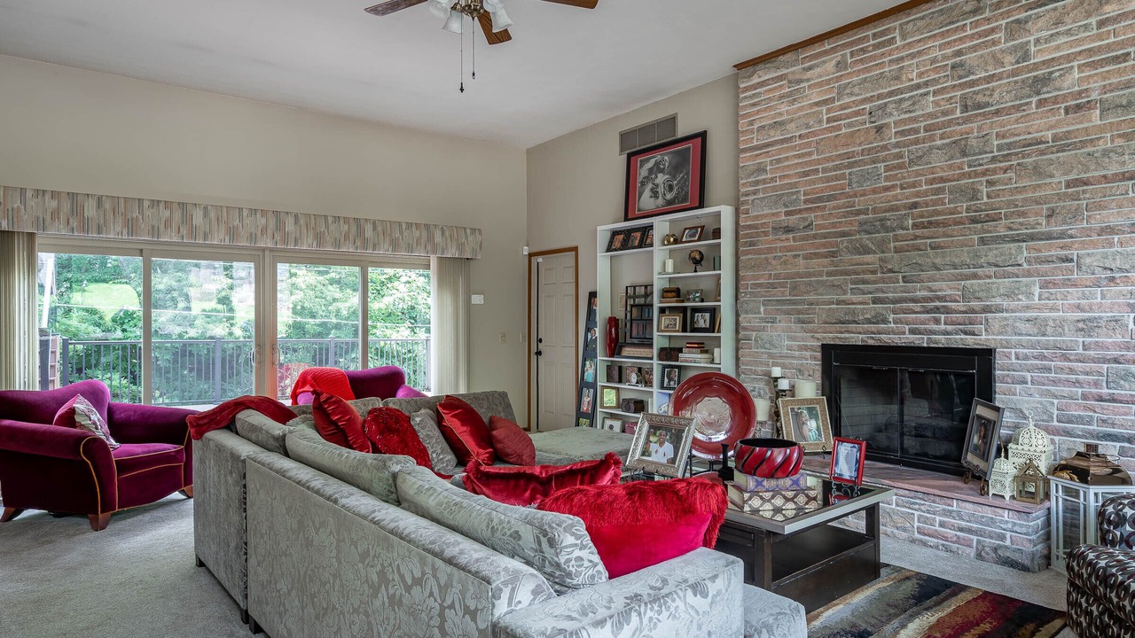 Photo of Livingroom in East Moline