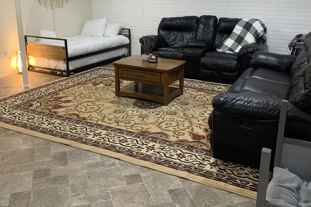 Photo of Livingroom in Hamilton