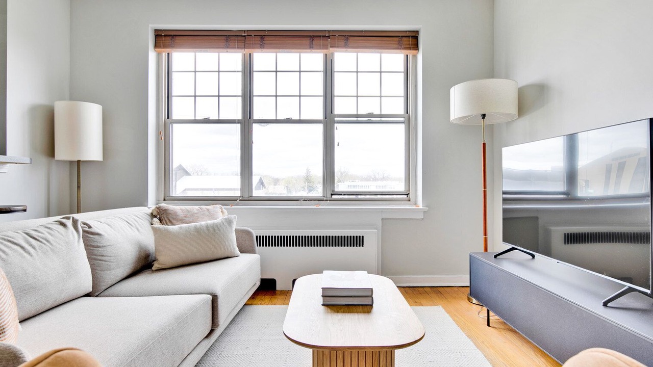 Photo of Livingroom in Evanston