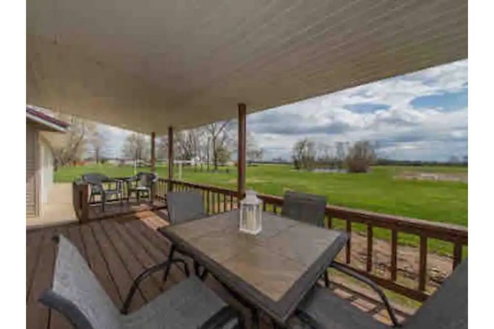 Photo of Outdoor in Benton