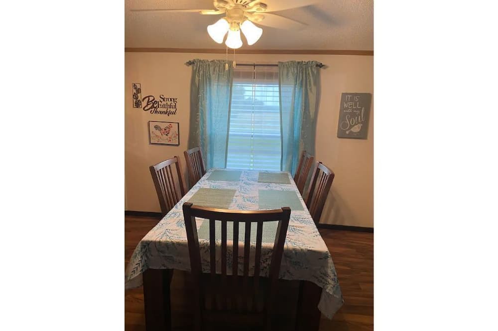 Photo of Bedroom in Benton