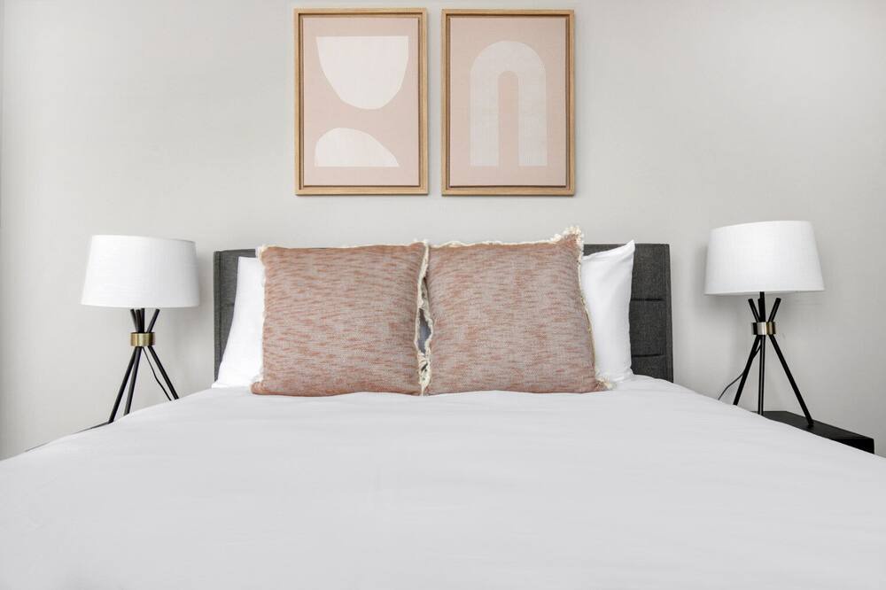 Photo of Bedroom in Edgewater Beach
