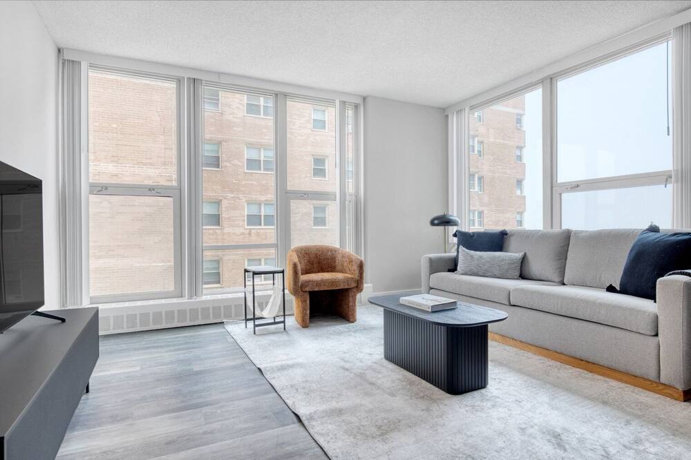 Photo of Livingroom in Edgewater Beach