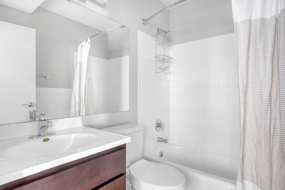 Photo of Bathroom in Edgewater Beach