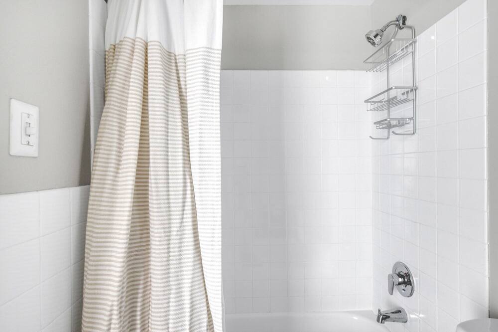 Photo of Bathroom in Edgewater Beach