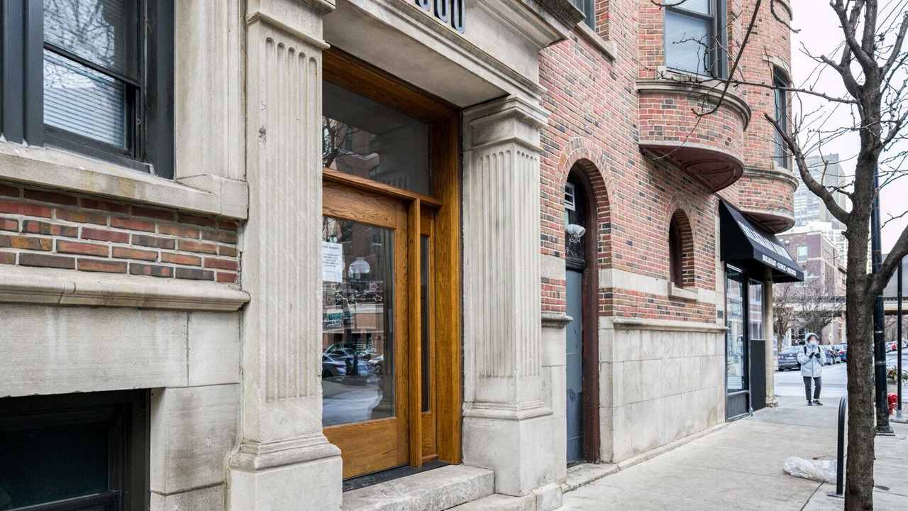 Photo of Outdoor in Wrigleyville